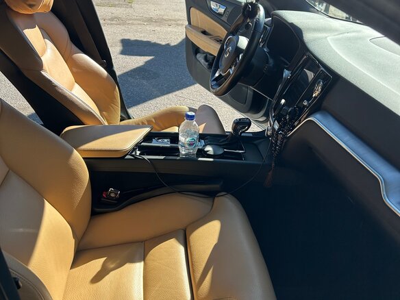 2019 Volvo V60 II, серый, 3400000 рублей - вид 10