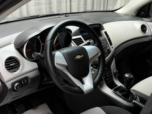 2011 Chevrolet Cruze I, серый, 779000 рублей - вид 8