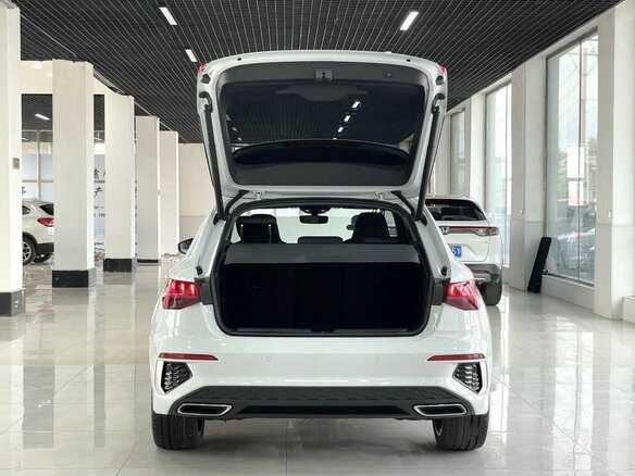 2022 Audi A3 Sportback 35 TFSI IV (8Y), белый, 2550000 рублей - вид 6
