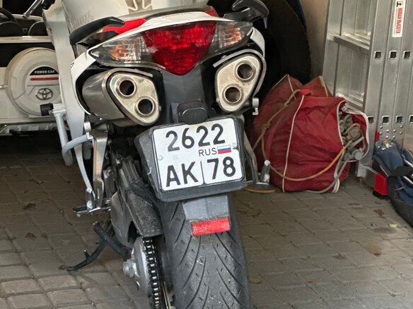 2005 Honda VFR 800, белый, 300000 рублей - вид 9