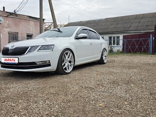 2018 Skoda Octavia III (A7) Рестайлинг, белый, 2450000 рублей, вид 1