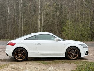 2011 Audi TT II (8J) Рестайлинг, белый, 1890000 рублей, вид 4