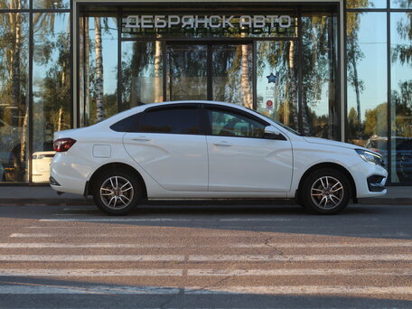 2024 Lada (ВАЗ) Vesta I Рестайлинг (NG), белый, 1260000 рублей, вид 4