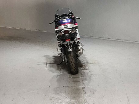 2019 Honda VFR 800, белый, 1077000 рублей, вид 4
