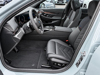 2026 BMW 5 серии 523d xDrive VIII (G60/G61/G68), серый, 8790000 рублей, вид 5