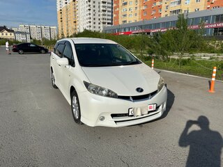 2011 Toyota Wish II, белый, 1420000 рублей, вид 2