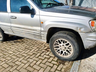 2001 Jeep Grand Cherokee II (WJ), серебристый, 580000 рублей, вид 2