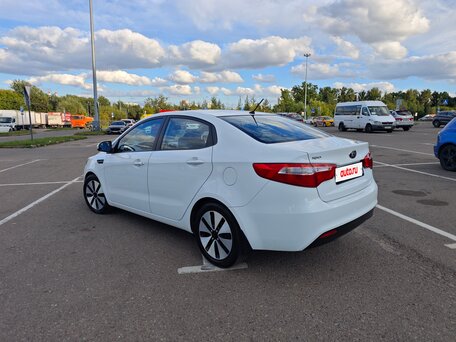 2014 Kia Rio 6-speed III, белый, вид 5