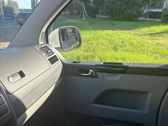 2013 Volkswagen Caravelle, белый, 2300000 рублей - вид 20