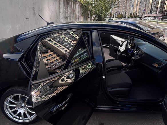 2019 Hyundai Solaris II, чёрный, 1200000 рублей - вид 11