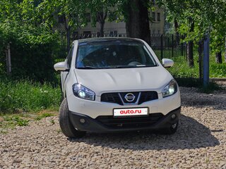2013 Nissan Qashqai I Рестайлинг, белый, 1190000 рублей, вид 2