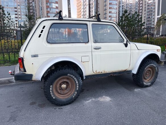 1999 Lada (ВАЗ) 2121 (4x4) I Рестайлинг, белый - вид 2