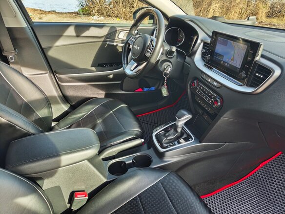 2021 Kia Ceed III Рестайлинг, чёрный, 1850000 рублей - вид 10