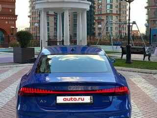 2020 Audi A7 55 TFSI II (4K), синий, 5990000 рублей, вид 4