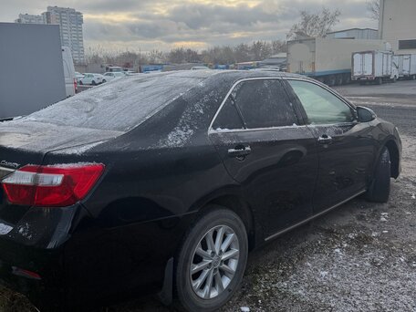 2012 Toyota Camry VII (XV50), чёрный, 1350000 рублей, вид 2