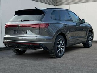 2026 Volkswagen Touareg III Рестайлинг, серый, 6990000 рублей, вид 3
