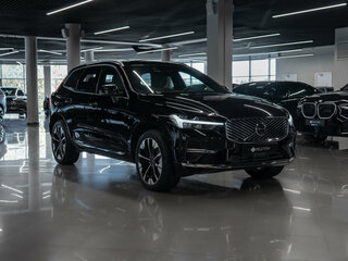 2025 Volvo XC60 II Рестайлинг 2, чёрный, 7450000 рублей, вид 2