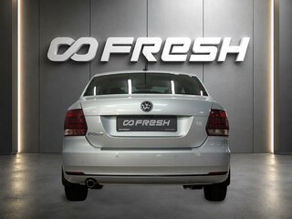 2018 Volkswagen Polo V Рестайлинг, серебристый, 1330000 рублей, вид 4