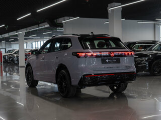 2026 Volkswagen Tiguan L Pro III (China Market), фиолетовый, 5000000 рублей, вид 4