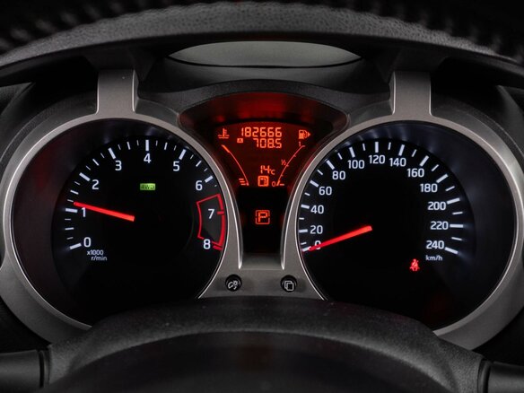 2011 Nissan Juke I, белый - вид 12