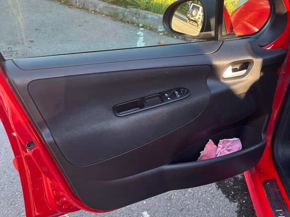 2007 Peugeot 207 I, красный, 270000 рублей - вид 16
