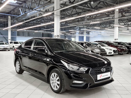 2017 Hyundai Solaris II, чёрный, 999000 рублей, вид 2
