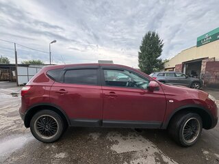 2011 Nissan Qashqai I Рестайлинг, красный, 720000 рублей, вид 2