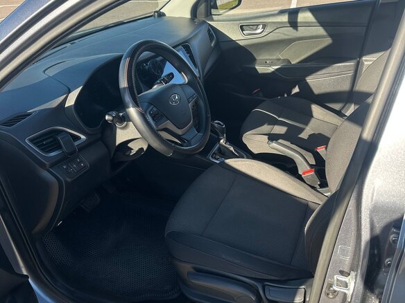 2018 Hyundai Solaris II, серый, 1270000 рублей - вид 12
