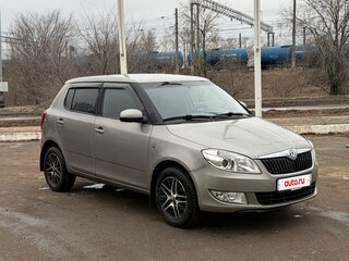 2013 Skoda Fabia II Рестайлинг, бежевый, 600000 рублей, вид 4