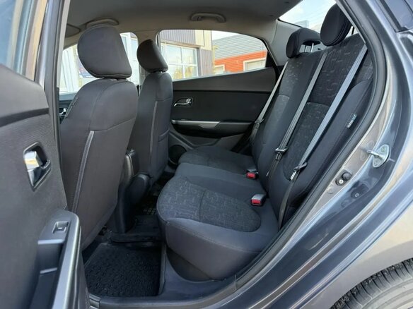 2014 Kia Rio 6-speed III, серый, 1300000 рублей - вид 20