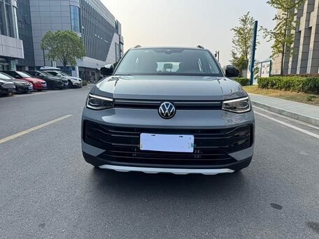 2026 Volkswagen Tharu XR, серый, 2185000 рублей, вид 5