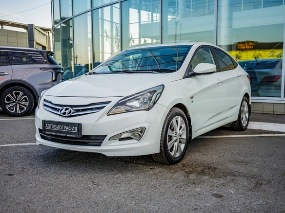 2015 Hyundai Solaris I Рестайлинг, белый, 1098000 рублей - вид 2