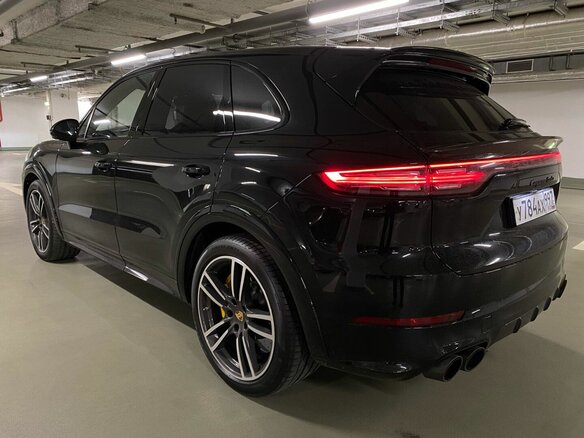 2021 Porsche Cayenne Turbo III, чёрный, 14790000 рублей - вид 12