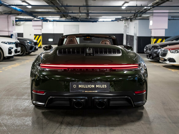2026 Porsche 911 Carrera 4 GTS VIII (992) Рестайлинг, зелёный, 33200000 рублей - вид 13