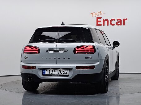 2022 Mini Clubman Cooper II Рестайлинг, белый, 2135000 рублей, вид 4