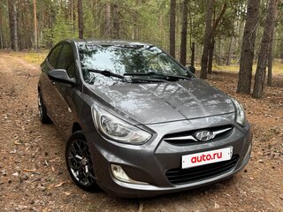 2011 Hyundai Solaris I, серый, 715000 рублей, вид 4