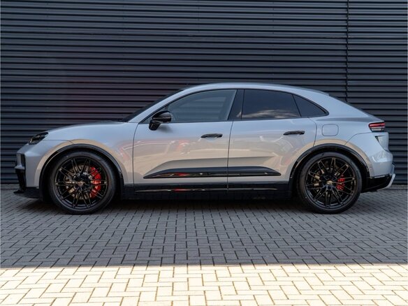 2026 Porsche Macan Turbo II, серебристый, 19550032 рублей - вид 2
