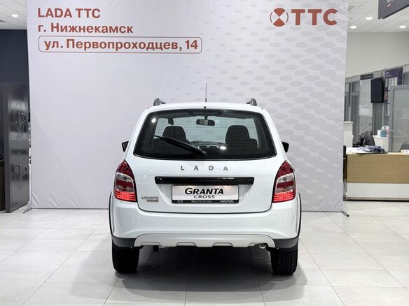 2026 Lada (ВАЗ) Granta Cross I Рестайлинг, белый, 1191000 рублей - вид 3