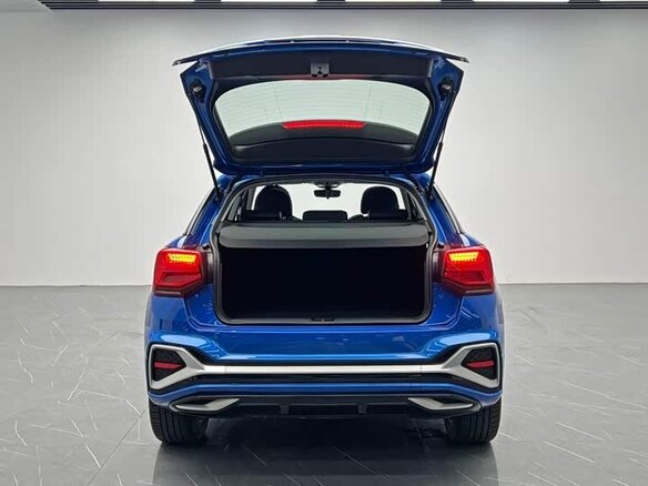 2022 Audi Q2 L 35 TFSI I Рестайлинг, синий, 1660000 рублей - вид 12