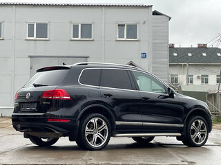 2013 Volkswagen Touareg II, чёрный, 2100000 рублей, вид 5