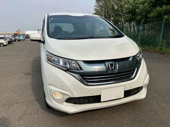 2019 Honda Freed II, белый, 1140000 рублей - вид 2