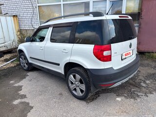 2013 Skoda Yeti I, белый, 800000 рублей, вид 3