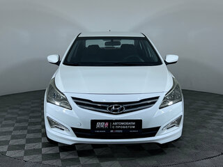 2015 Hyundai Solaris I Рестайлинг, белый, 950000 рублей, вид 2
