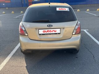 2011 Kia Rio II Рестайлинг, бежевый, 470000 рублей, вид 3