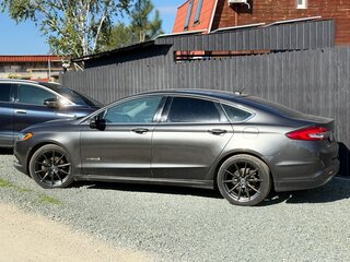 2017 Ford Fusion (North America) II Рестайлинг, серый, 1650000 рублей, вид 3