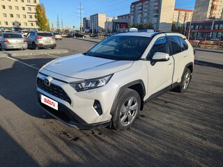2021 Toyota RAV4 V (XA50), белый, 3150000 рублей, вид 1