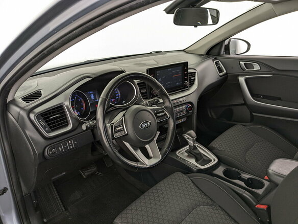 2020 Kia Ceed III, серый, 1600000 рублей - вид 15