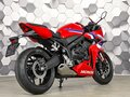 2026 Honda CBR 650R, красный - вид 6