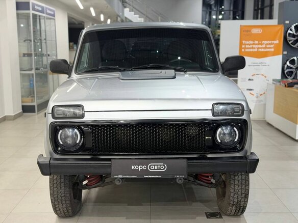 2015 Lada (ВАЗ) 2131 (4x4) 213105 I, серебристый, 464000 рублей - вид 1