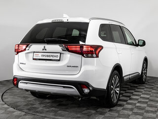 2019 Mitsubishi Outlander III Рестайлинг 3, белый, 1999000 рублей, вид 5